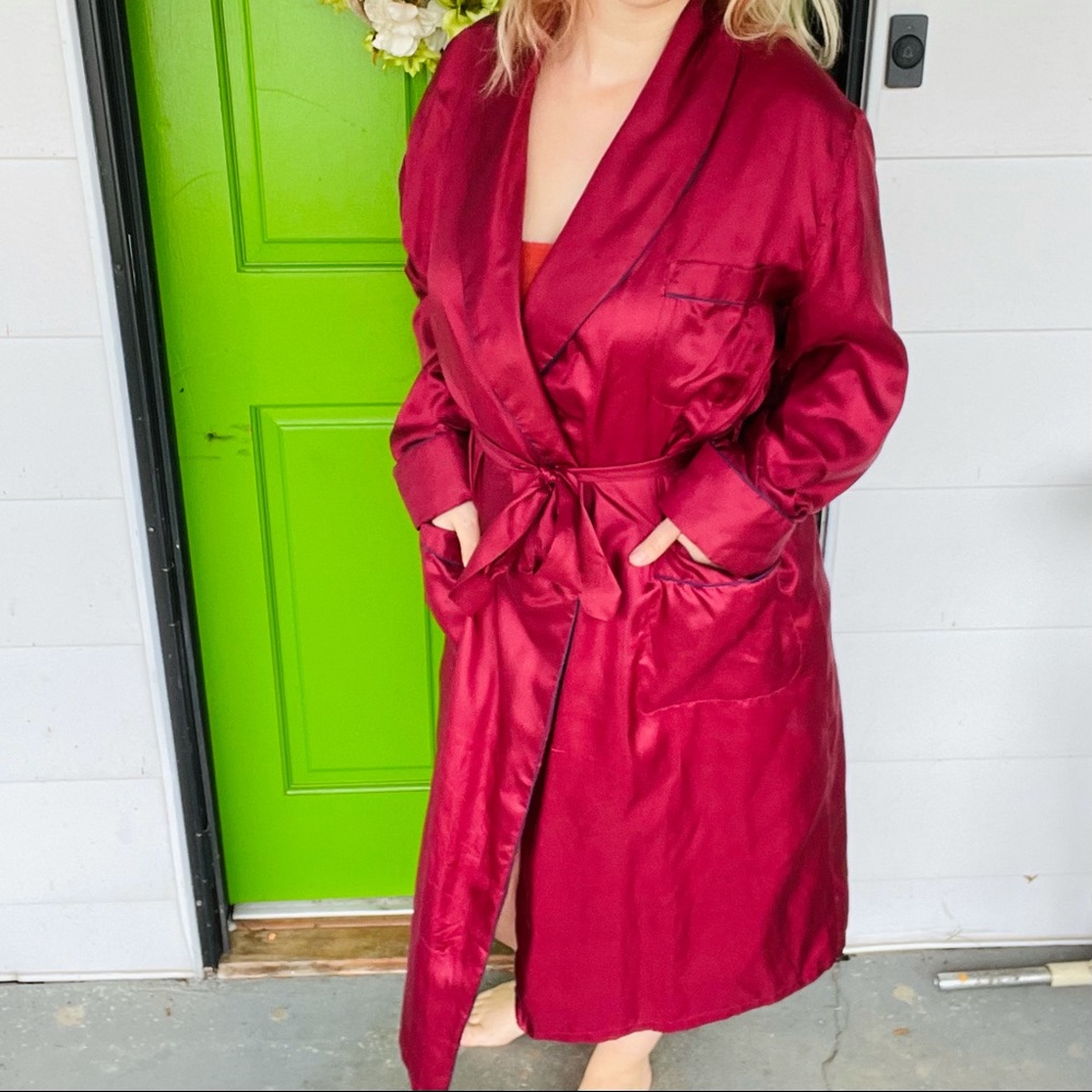 Vintage Carracci 100 Chinese Silk Red Robe Christmas Gem